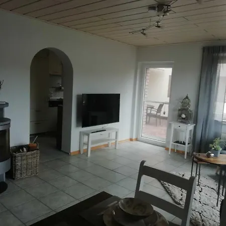 Haus Sonnenblick アパート Momlingen